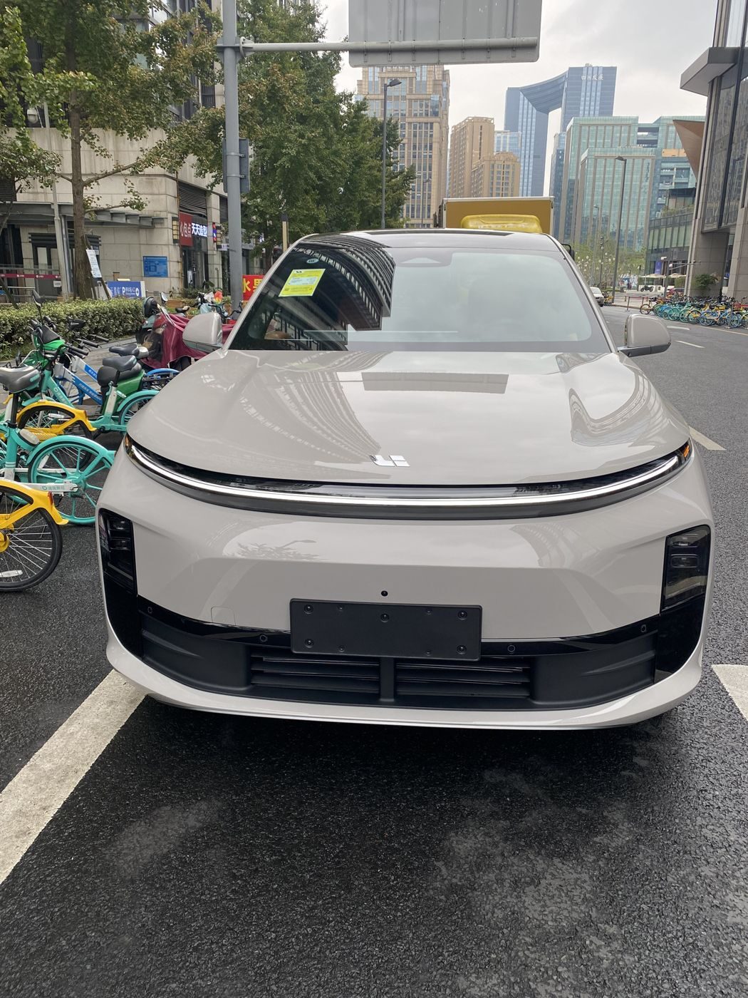 Z6官网 MEGA 高压纯电 MPV
